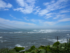 青空、海、電線