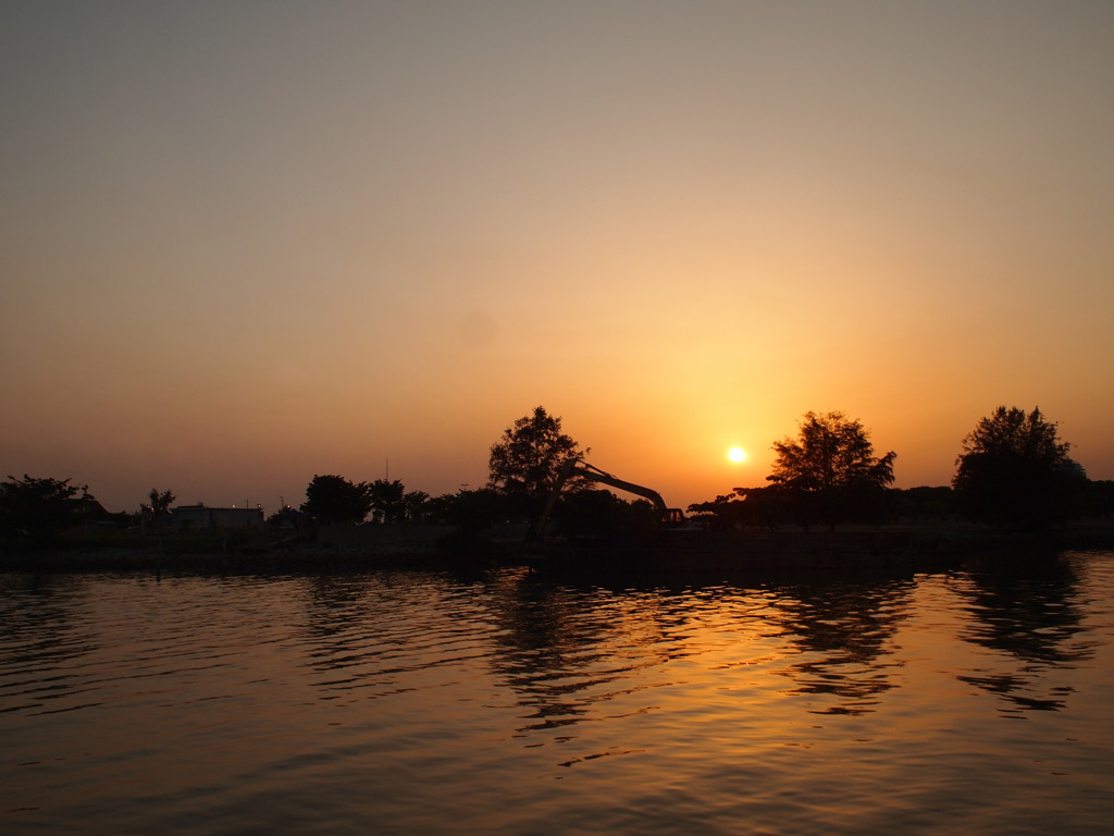 マラッカ川に沈む夕陽