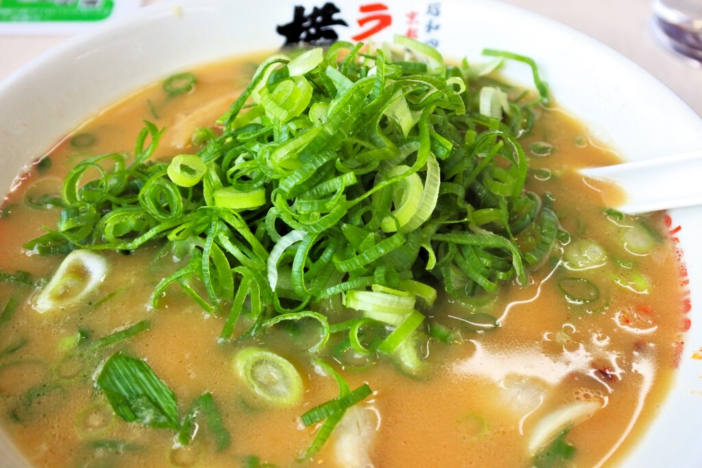 なみなみとねぎを入れて