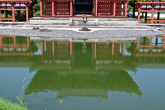 みなものなかの寺院