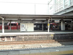豊橋駅ホームでちょこっと会議