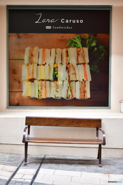 Sandwich　と椅子