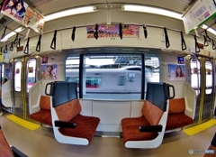 Qちゃんズの冒険・・・特別急行列車の通過待ち～