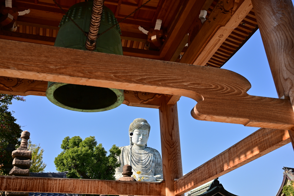 吊鐘と大仏
