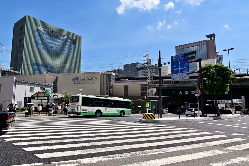 JR三ノ宮駅前