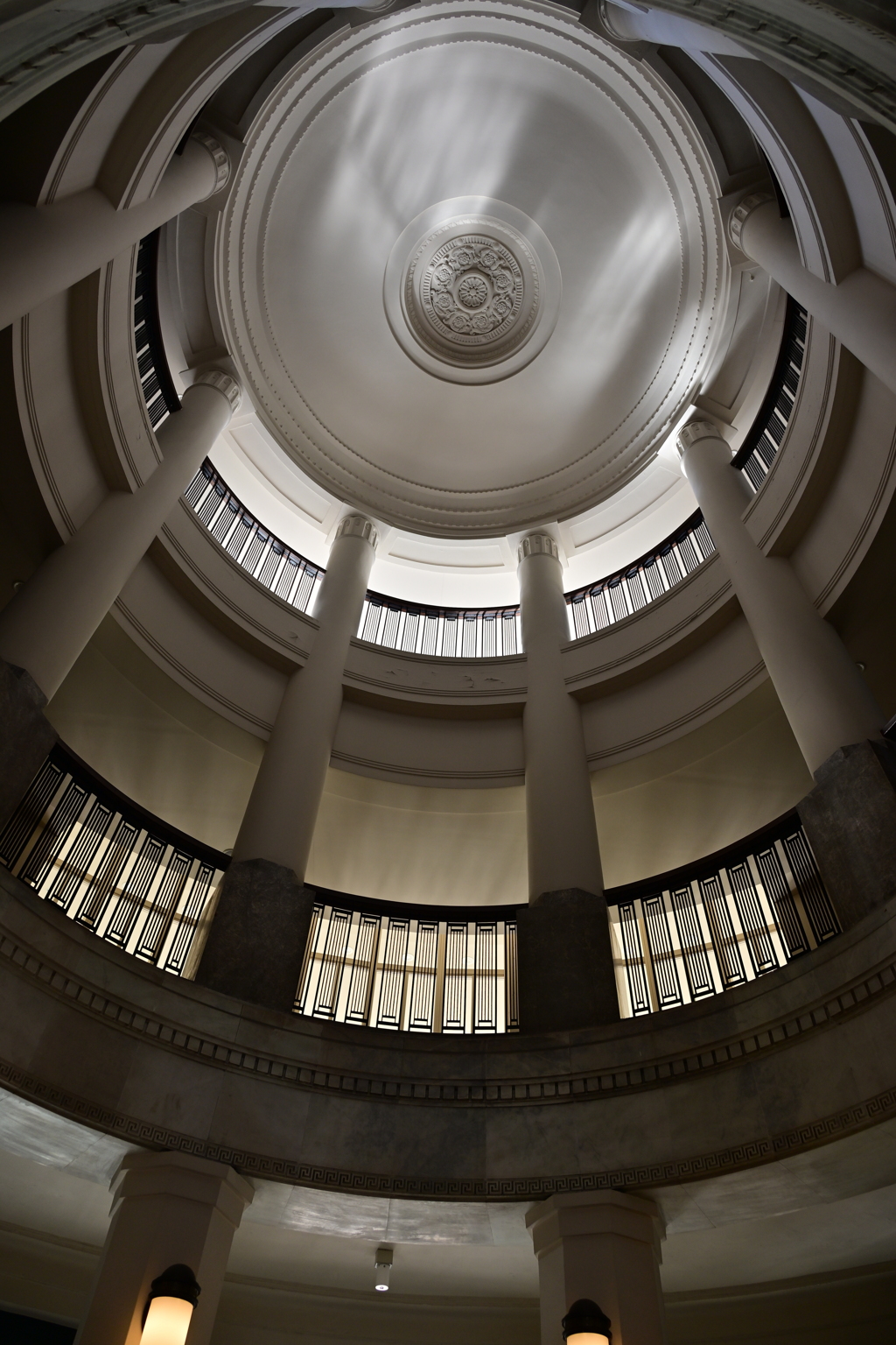 旧館エントランスホール(天井）