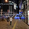 夜の大阪交差点