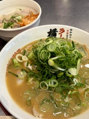 ラーメン横綱と、日替わり丼をプラス