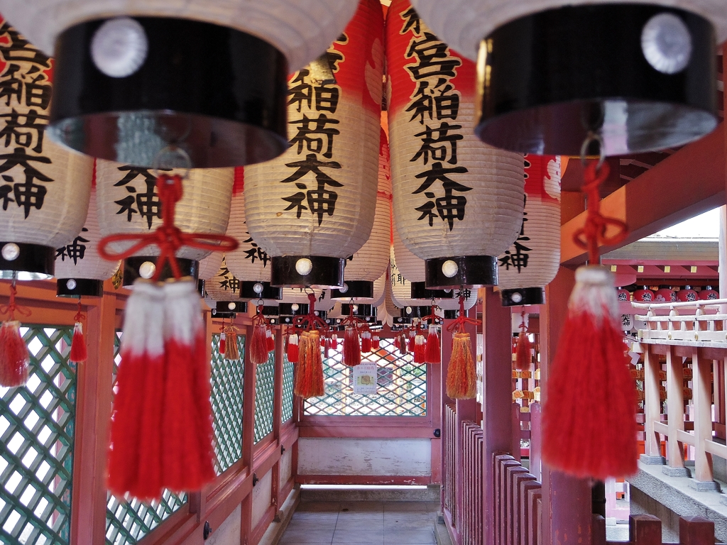 稲荷大明神提燈群