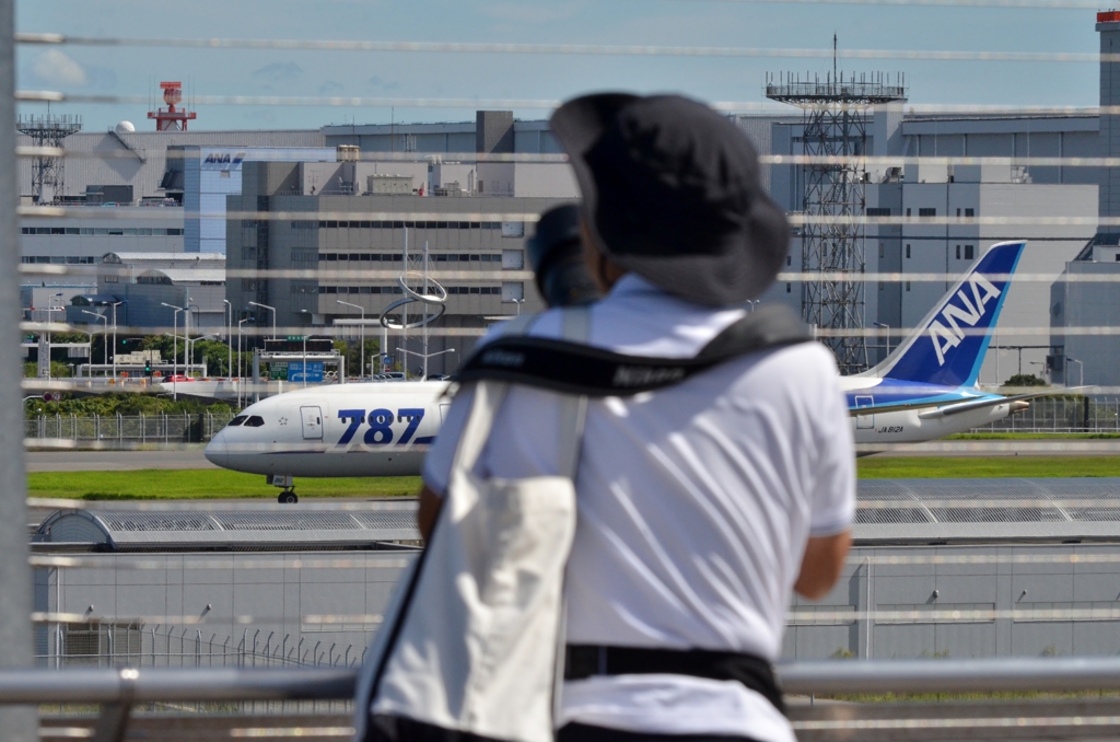 787-NIKON-ANA