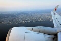 神戸空港を飛び立つ