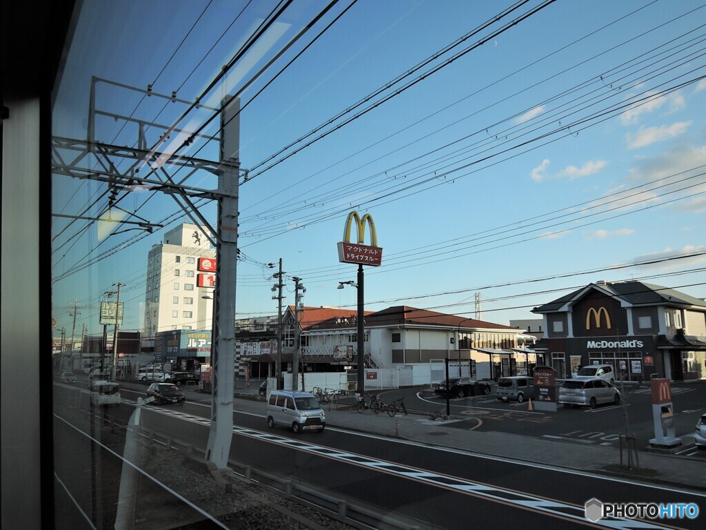 ２国沿いを走る～　あっ、マクドや