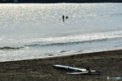 逆光の海
