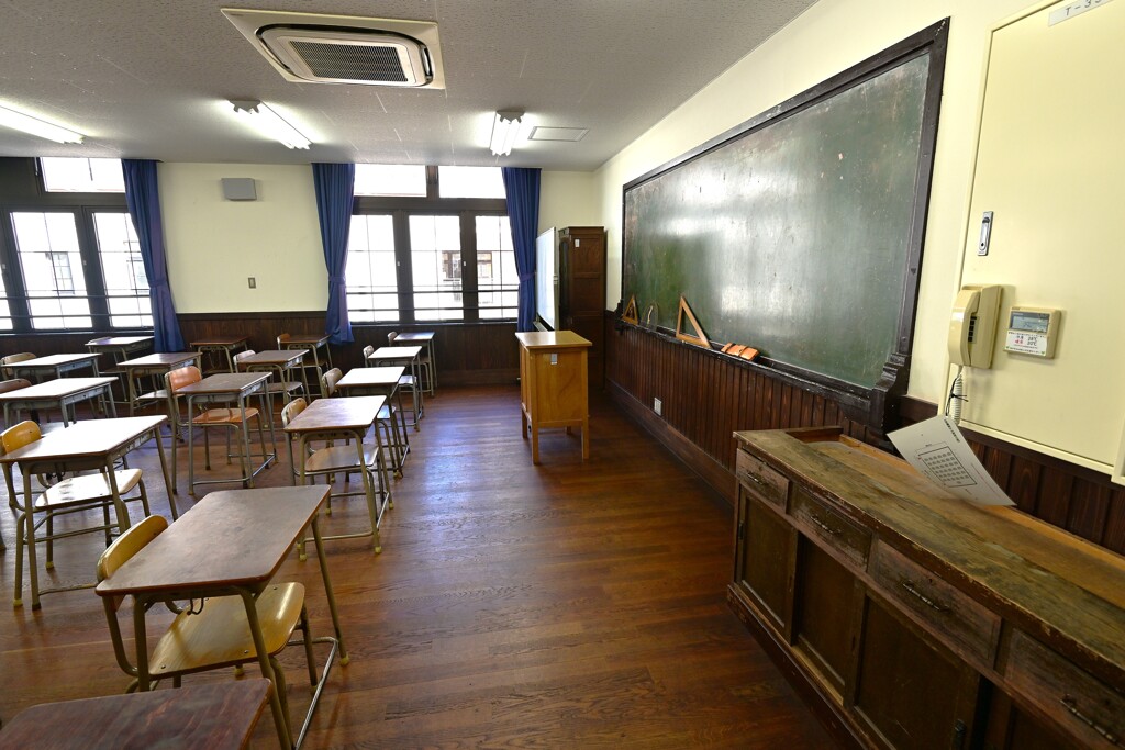 黒板って、光って見えませんでしたよねぇ