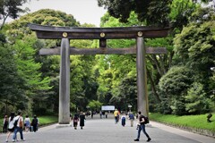 鳥居がある交差点・・・