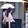 おもてにあるメニュー看板を眺めて