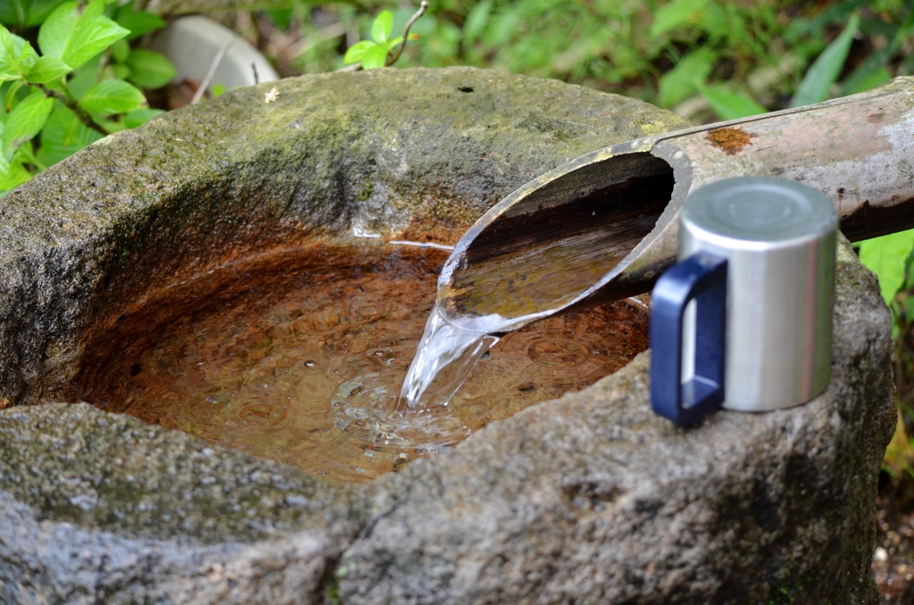 どうぞ，お水を