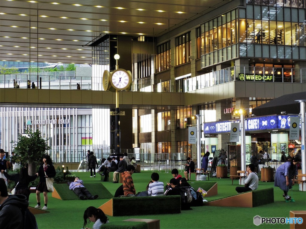 OSAKA STATION CITY・・・Artificial turf