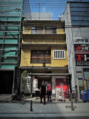 昼はここで・・・
