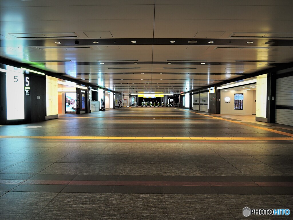 東京駅22時50分