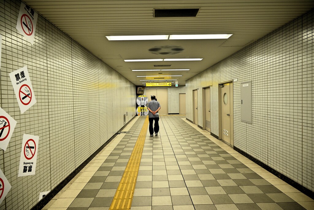 変な地下道