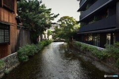 新門前通りから・・・