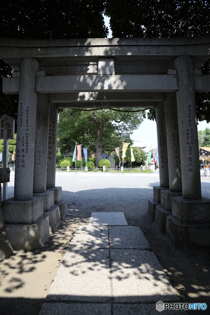 寺院の中の祠