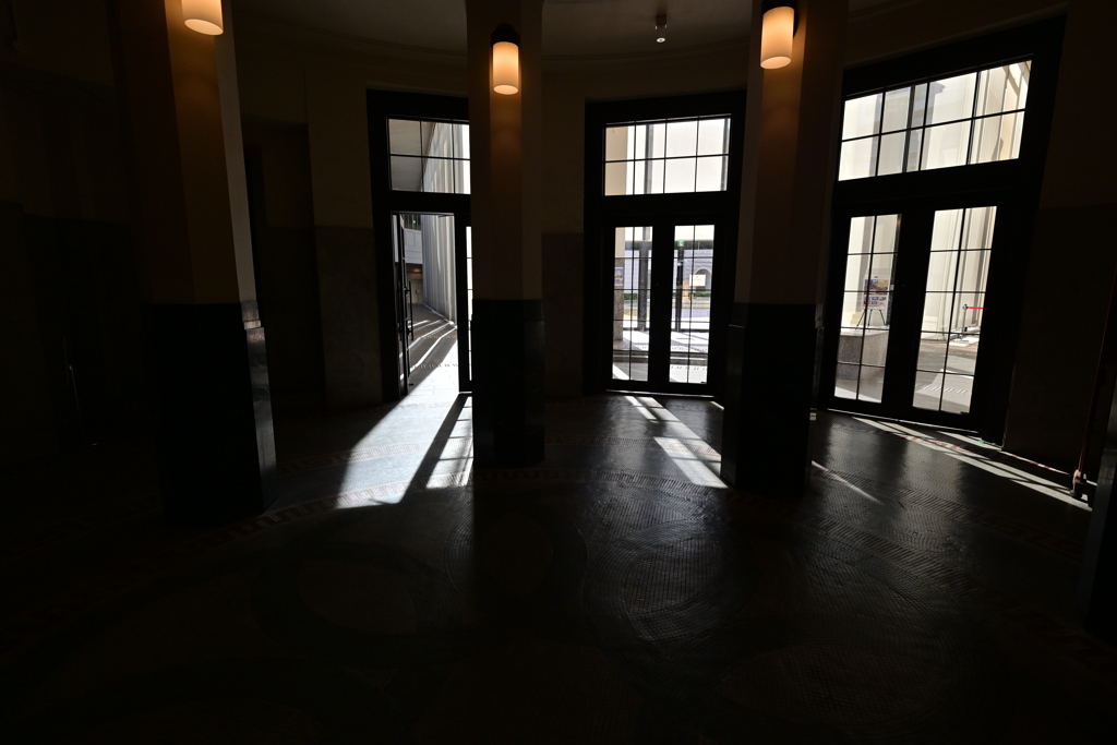 照明と陽だまり