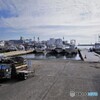 押し迫る漁港