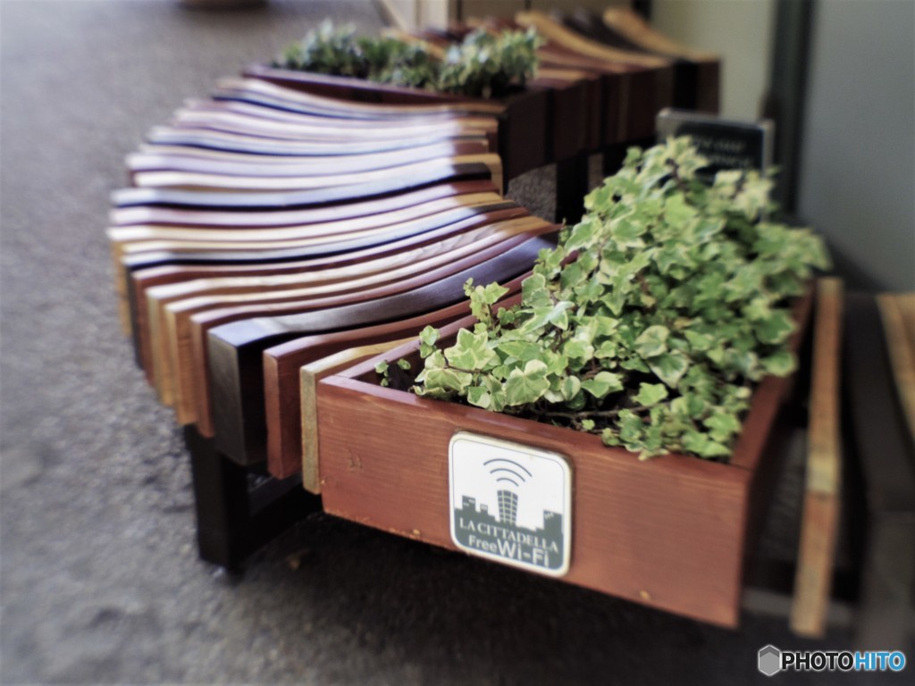 チネチッタの休日・・・ベンチ有ります。