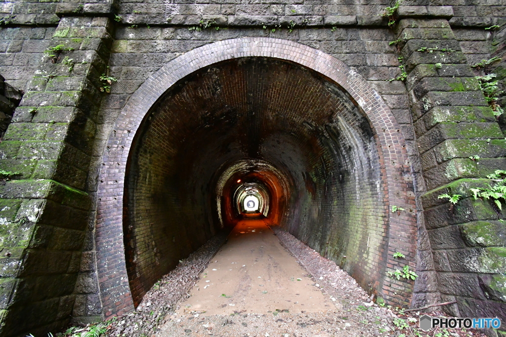 続く、隧道
