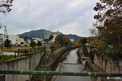高取山と新湊川