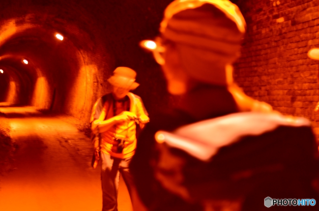 Conversation in the tunnel