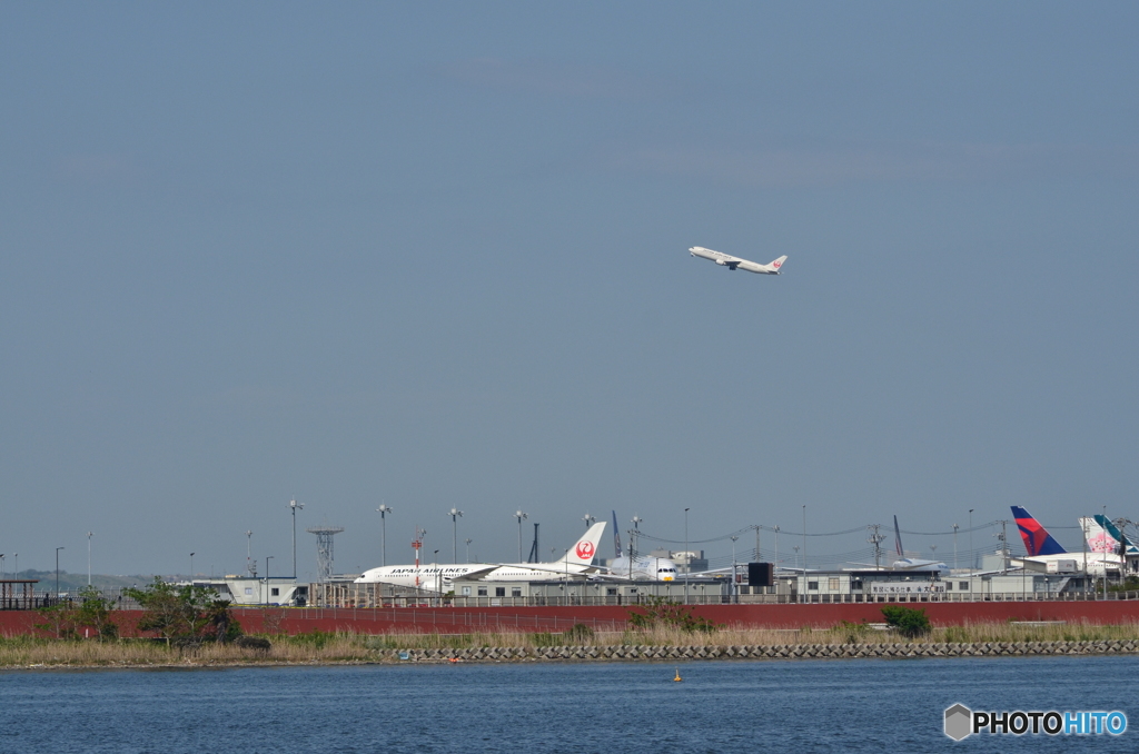 一級河川多摩川河川敷(右岸)から・・・ take off！