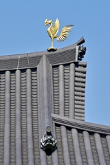 屋根の上の鳳凰