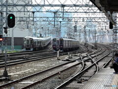 三複線・・・京都線と宝塚線の電車が行く