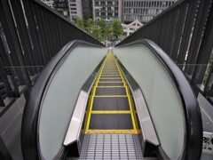 下りエスカレーター・・・俺の人生? 下りエスカレーター・・・俺の人生?