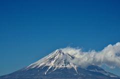 ”The white arm which gets Fuji”