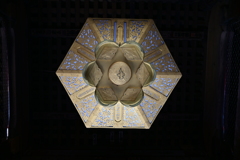 仁王門を見上げて・・・