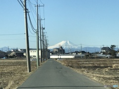 フロントガラス越しに