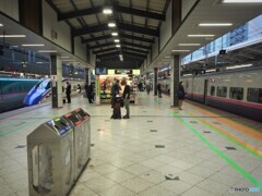 プラットホーム・・・朝の東京駅