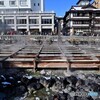 横からの湯畑