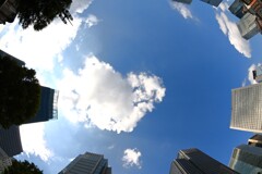 東京駅前の雲