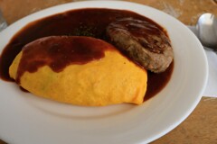 ハンバーグのっけのオムライスの・・・