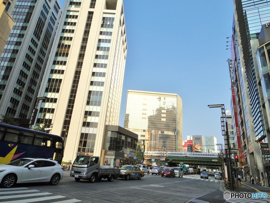 有楽町と新橋の間・・・（有楽町より）