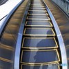 エスカレーター＝参道