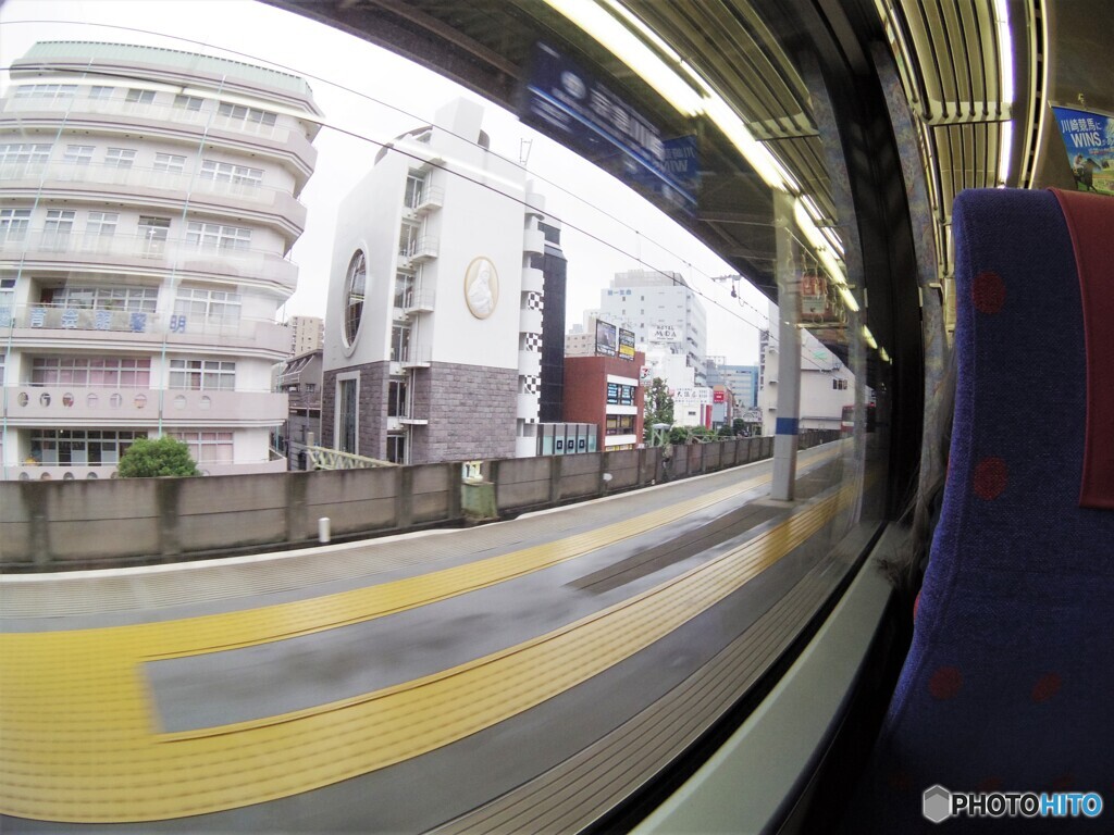 京急特快の車窓・・・京急川崎駅到着