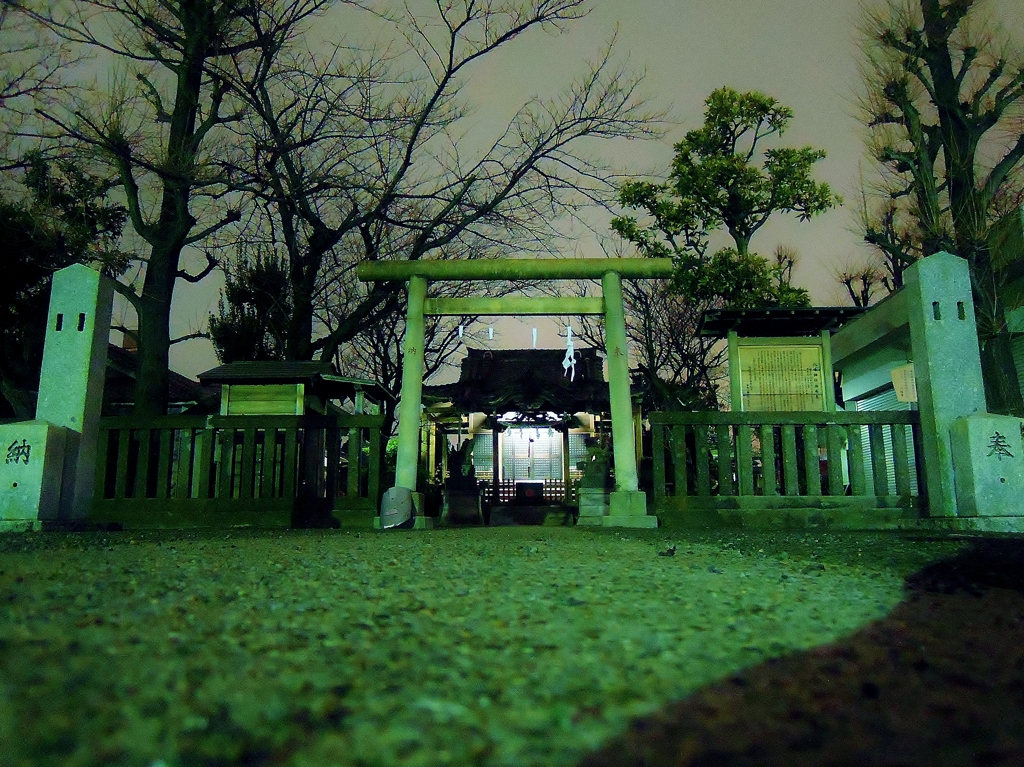 深夜の神社