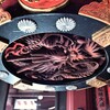 提灯の下の龍