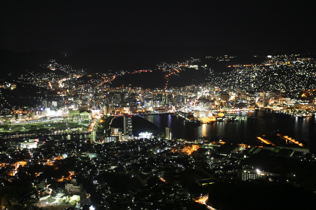 長崎市街の夜景(稲佐山山頂展望台より)